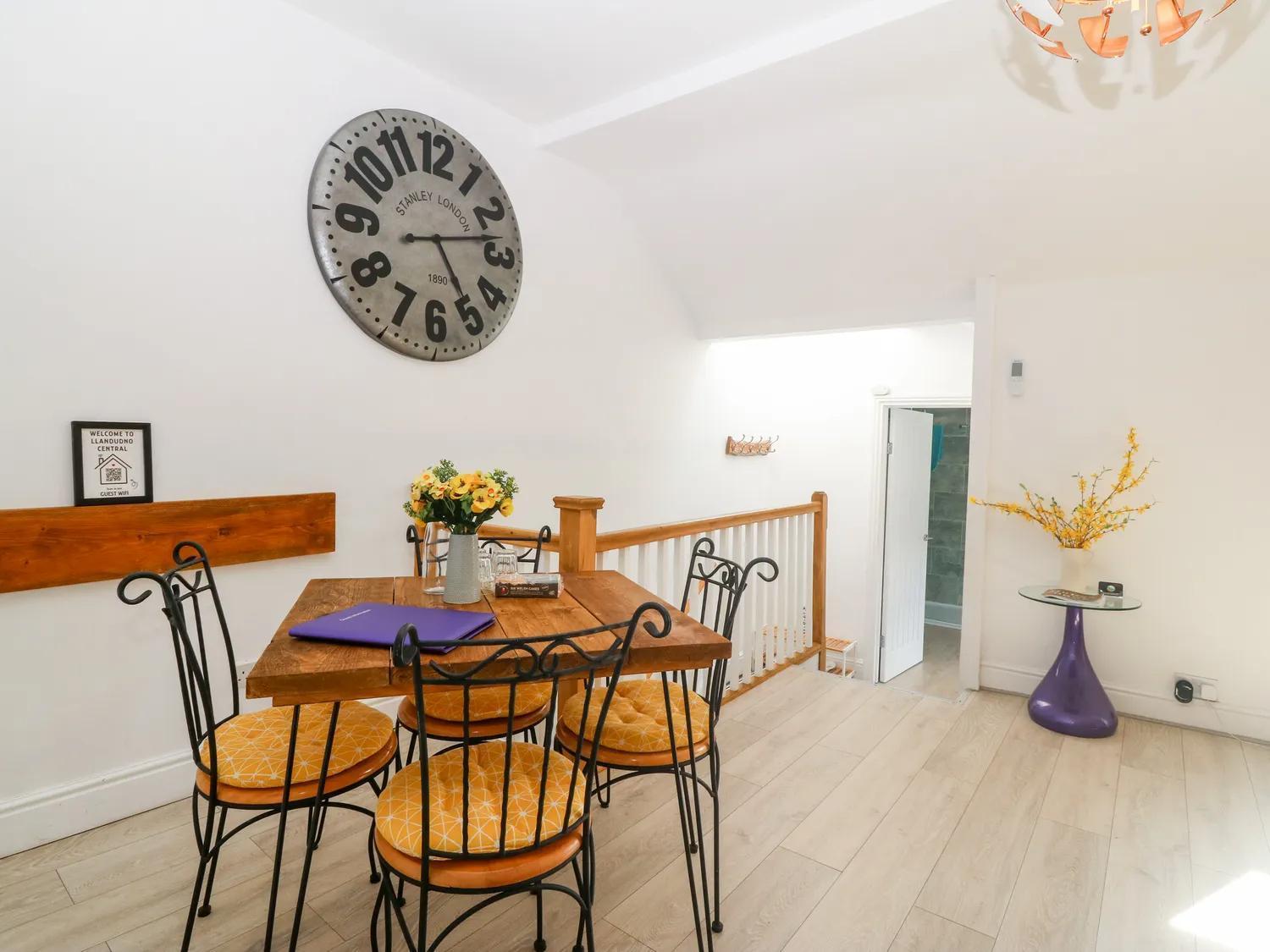 'Llandudno Central' - 2 Bed Luxury Flat, Close To Town And Beaches Exterior photo